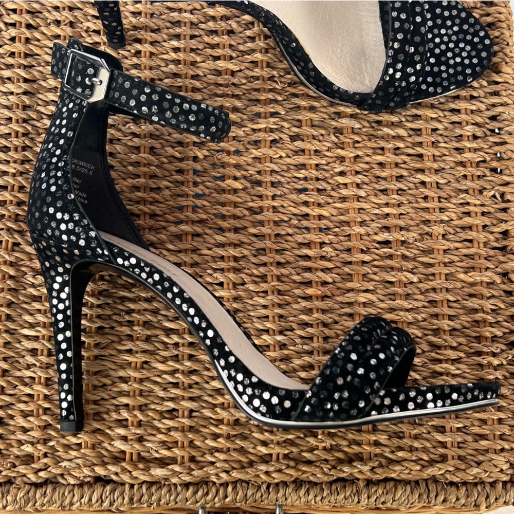 Kenneth Cole New York Women’s Brooke Black Ankle Strap Sandals Silver Sparkle 9‎